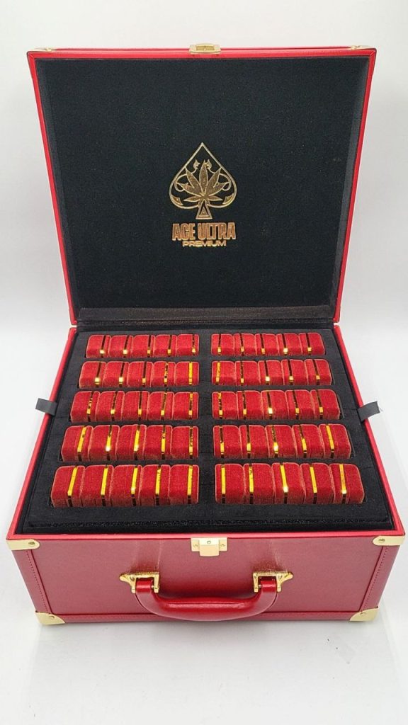 ACE Ultra Love Edition (2G 100PCS Variety Master Box)